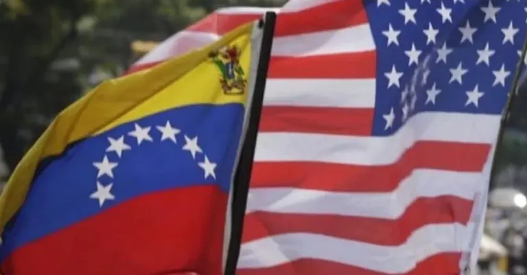 ভেনেজুয়েলা ও যুক্তরাষ্ট্রের পতাকা